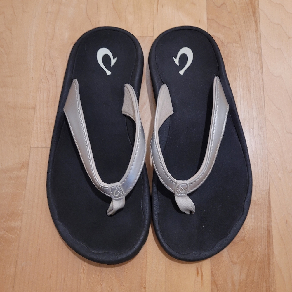 Olukai Kulapa Kai Girls Flip Flops Silver size 2/3